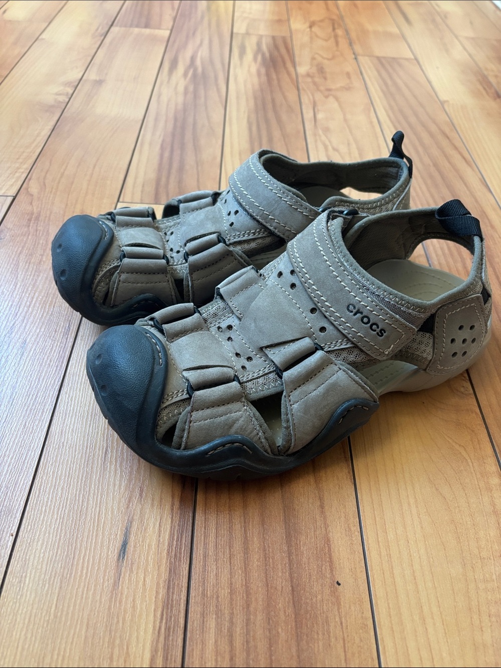CROCS Men’s Tan Brown Closed-Toe Sport Sandals